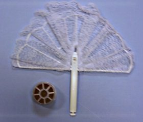 Medium Lace Fan W/ Foam